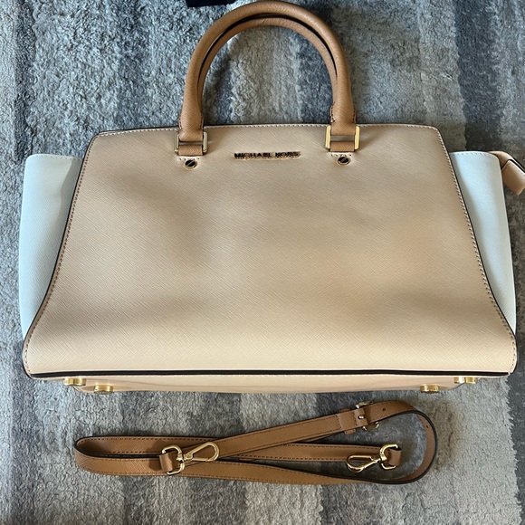Michael Kors handbag - Picture 10 of 12